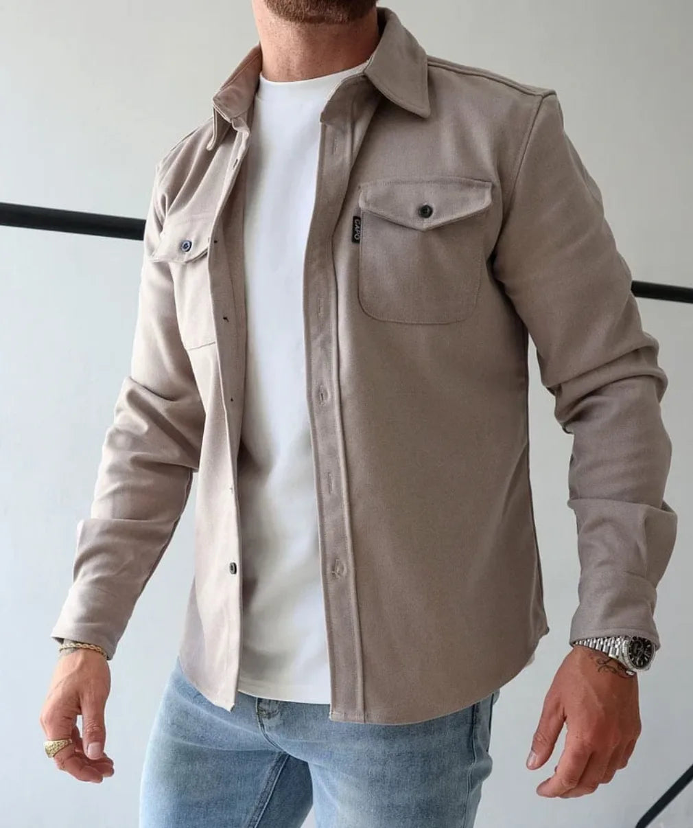 Long-sleeve overshirt with two buttoned chest pockets