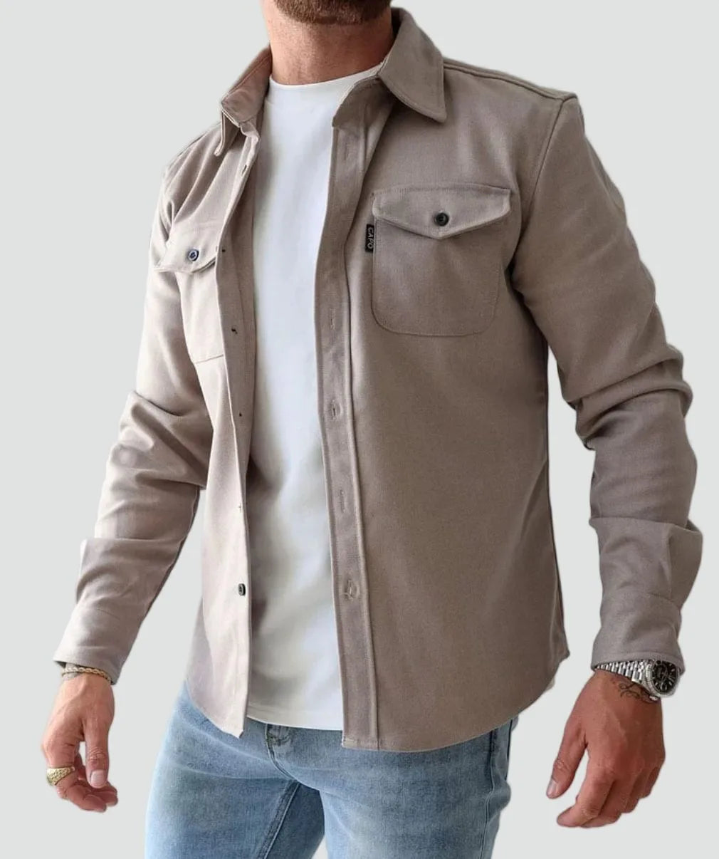 Long-sleeve overshirt with two buttoned chest pockets