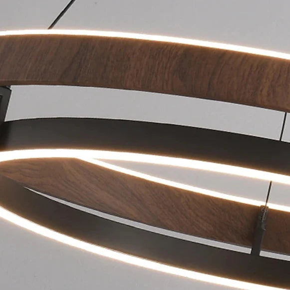 Circular suspended chandelier with wood-effect double rings and illuminated inner ring