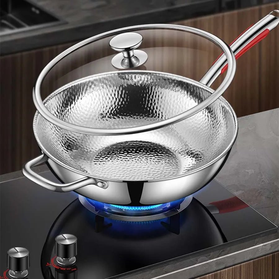 Silver 30 cm wok pan with hammered interior and two handles