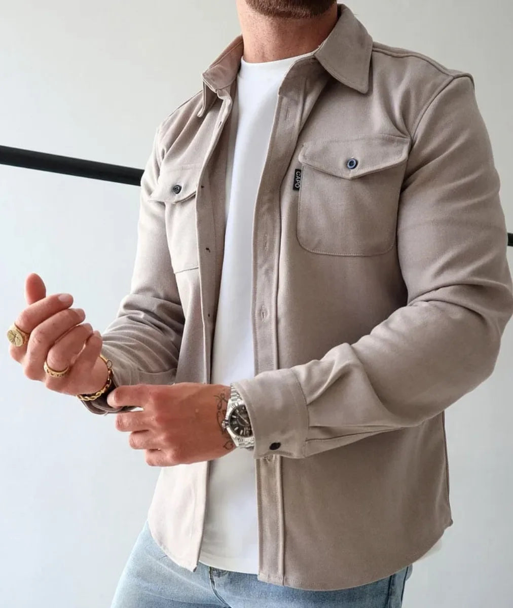 Long-sleeve overshirt with two buttoned chest pockets